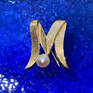 Initial ‘M’ Goldtone Richelieu  Pin Brooch with White Pearl Accent